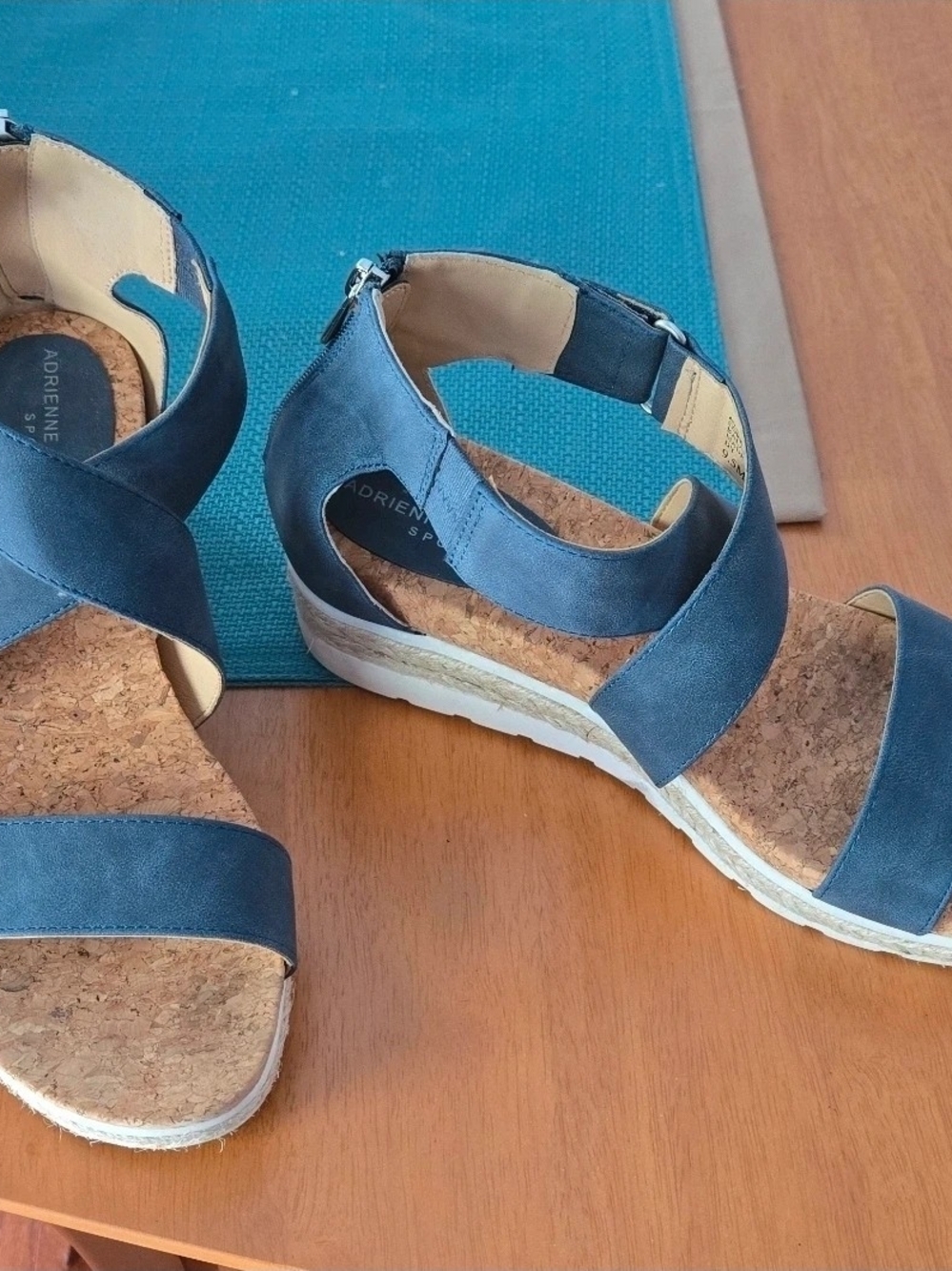 Adrienne Vittadini Cork Wedge Sandals Size 9.5 - Picture 2 of 9